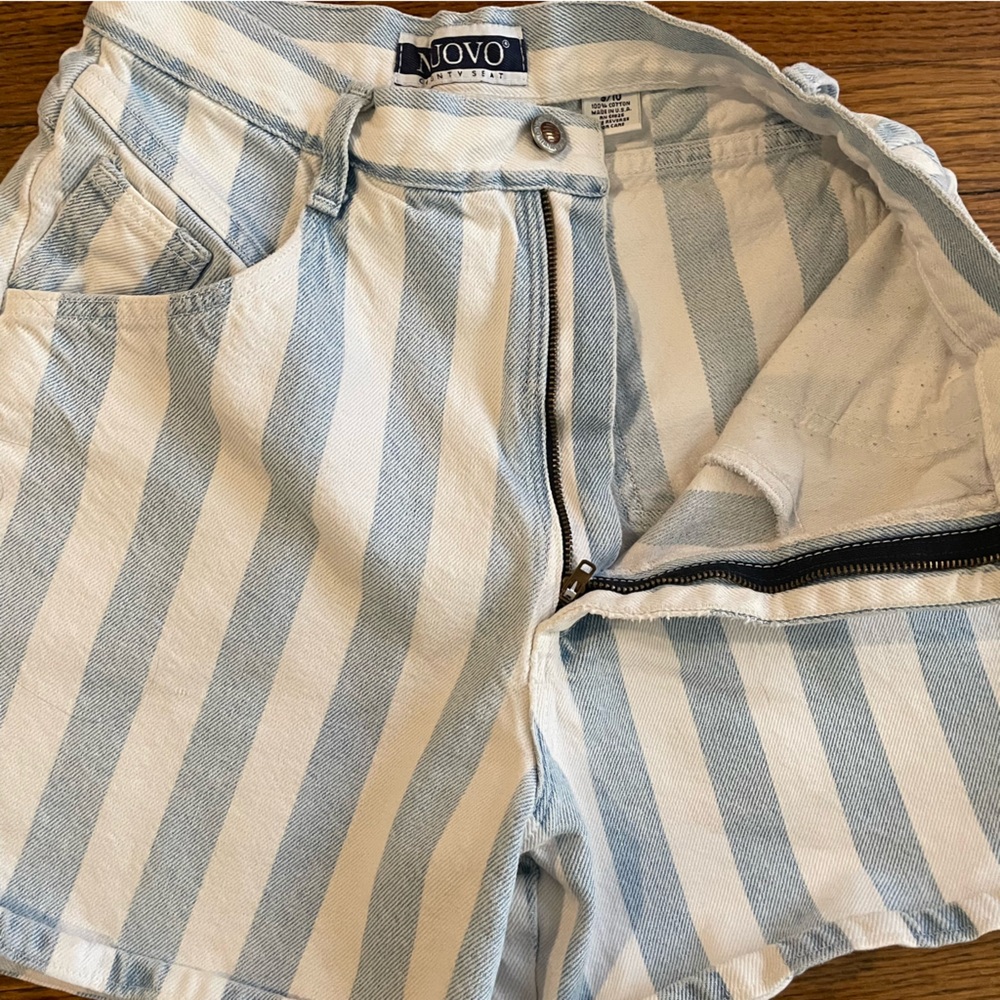 Vintage Nuovo Blue and White Striped High Waisted Denim Shorts - Picture 4 of 6